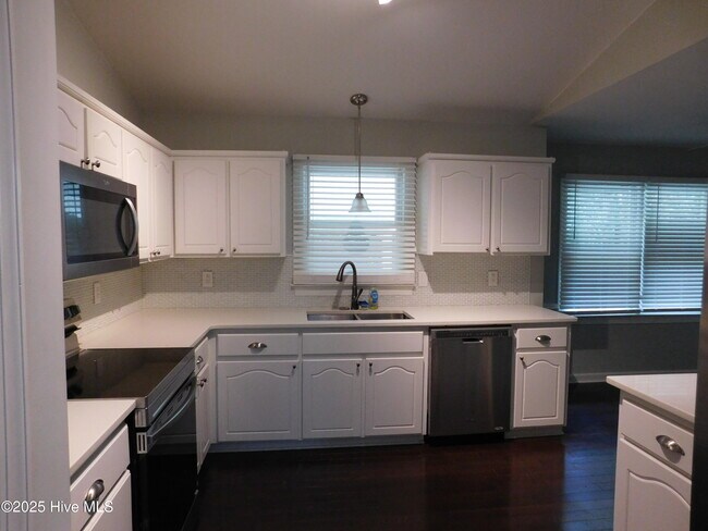 Building Photo - 278 Gatewood Dr