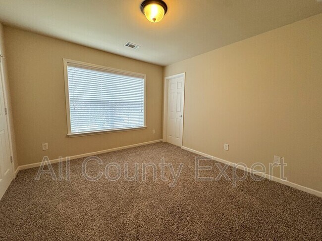 Building Photo - 5005 Shiloh Crossing Way