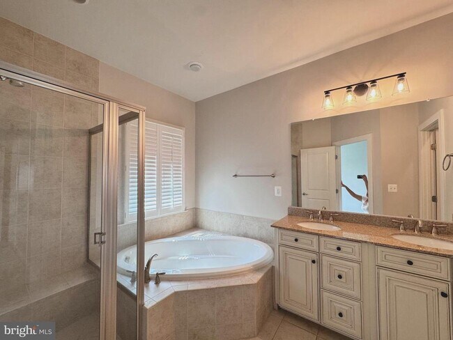 Building Photo - 20649 Duxbury Terrace