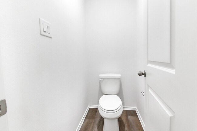 Building Photo - 3710 Turnpike Dr