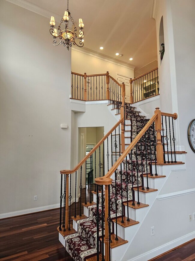 Building Photo - New Listing in Apex!