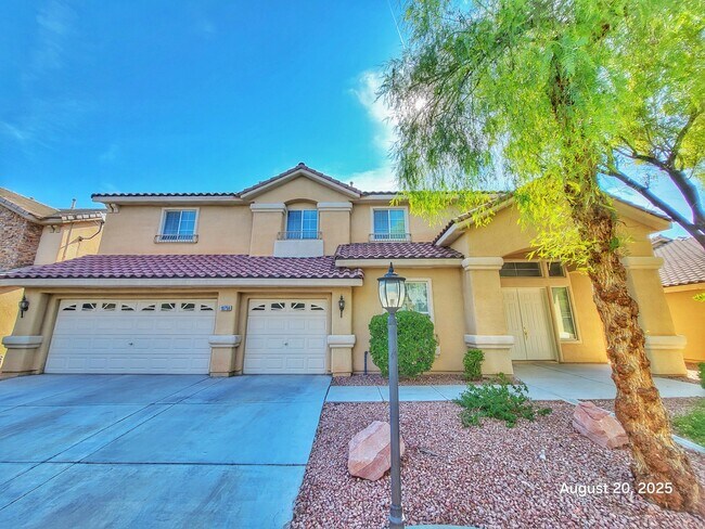 Primary Photo - 10756 Tapestry Winds St