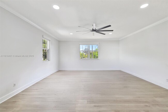 Building Photo - 600 SW 8th St