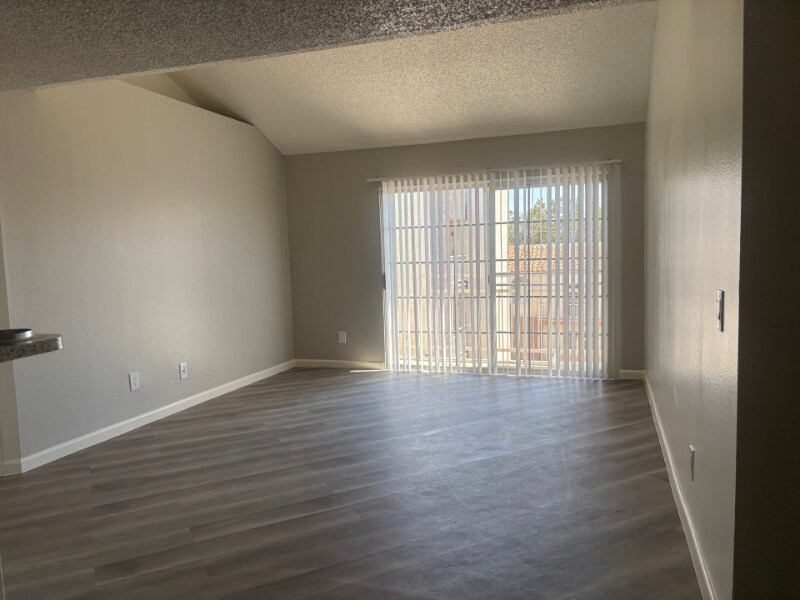 Building Photo - 9301 Van Nuys Blvd