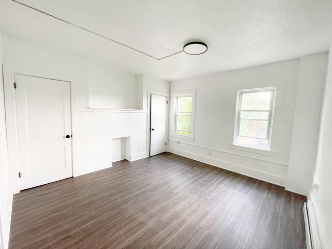 Building Photo - 129 Fitler St