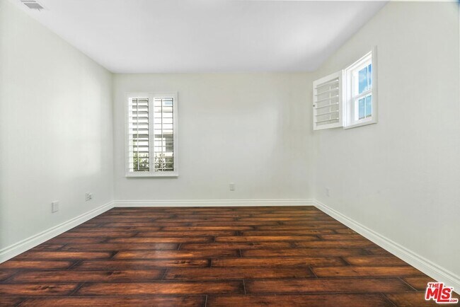 Building Photo - 2909 Venezia Ln
