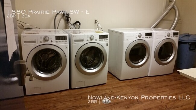 Building Photo - 1880 Prairie Pkwy SW - E- 2 beds, 1 full bath