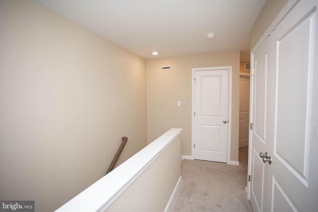 Building Photo - 239 Macoun Way