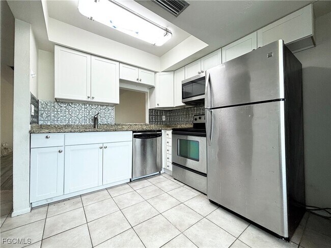 Primary Photo - 4619 SE 5th Pl