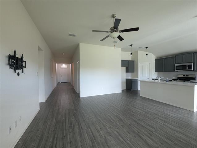 Building Photo - 1740 Alamandine Ave