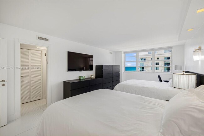 Building Photo - 9511 Collins Ave