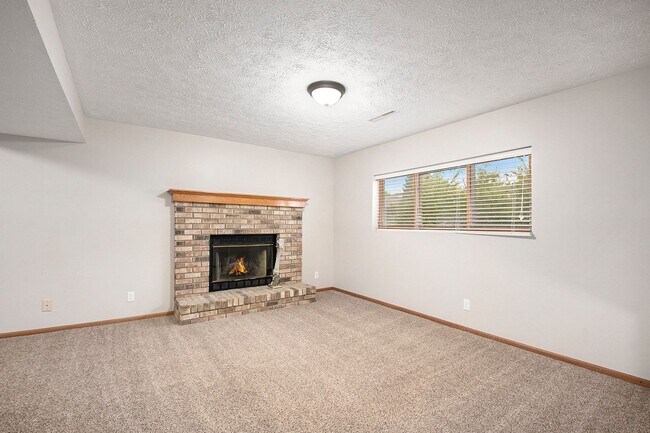 Building Photo - 13568 Margo St