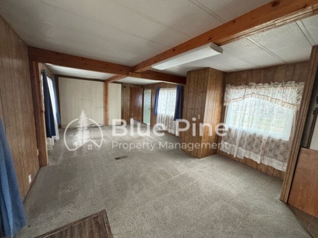 Building Photo - 511 US-26