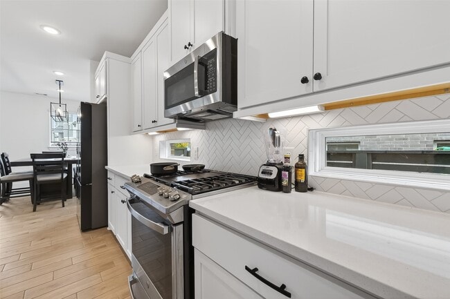 Building Photo - 15162 Post Oak Fls Dr