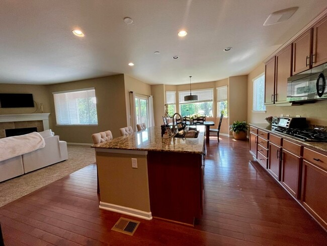 kitchen - 3607 S Xenia St