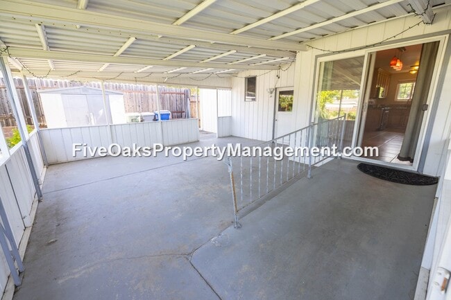 Building Photo - 102 Grenoble Way