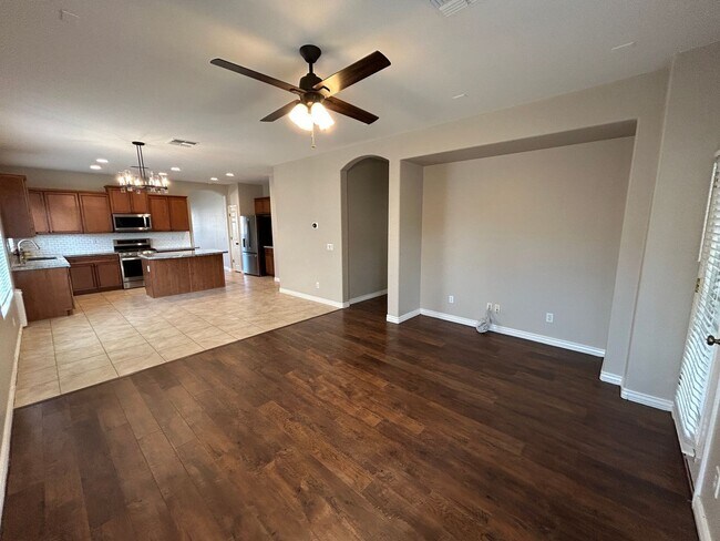 Building Photo - 14527 W Gelding Dr