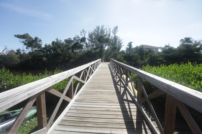 Building Photo - 8560 Heron Lagoon Cir