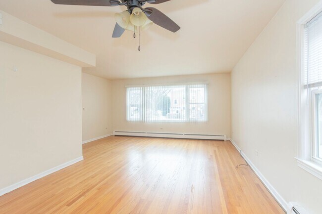 Building Photo - Elston - Jablonski