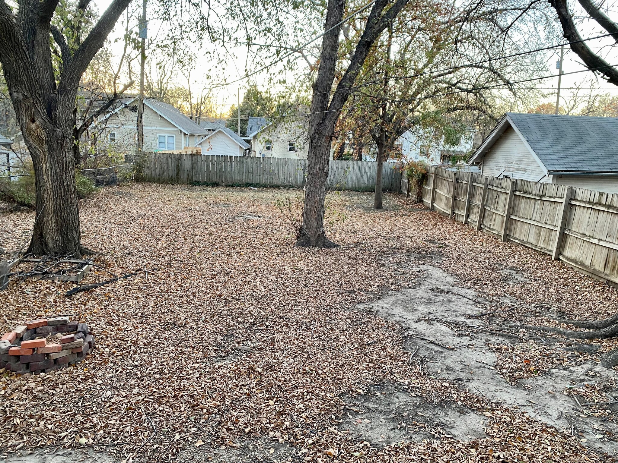 Enclosed back yard - 703 S Holyoke St