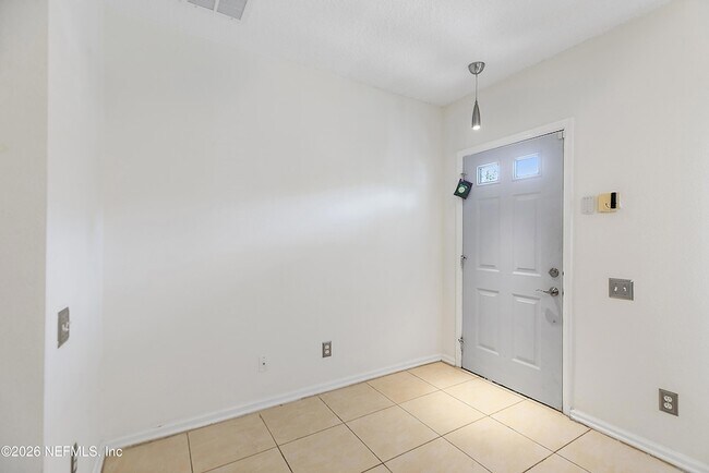 Building Photo - 12311 Kensington Lakes Dr