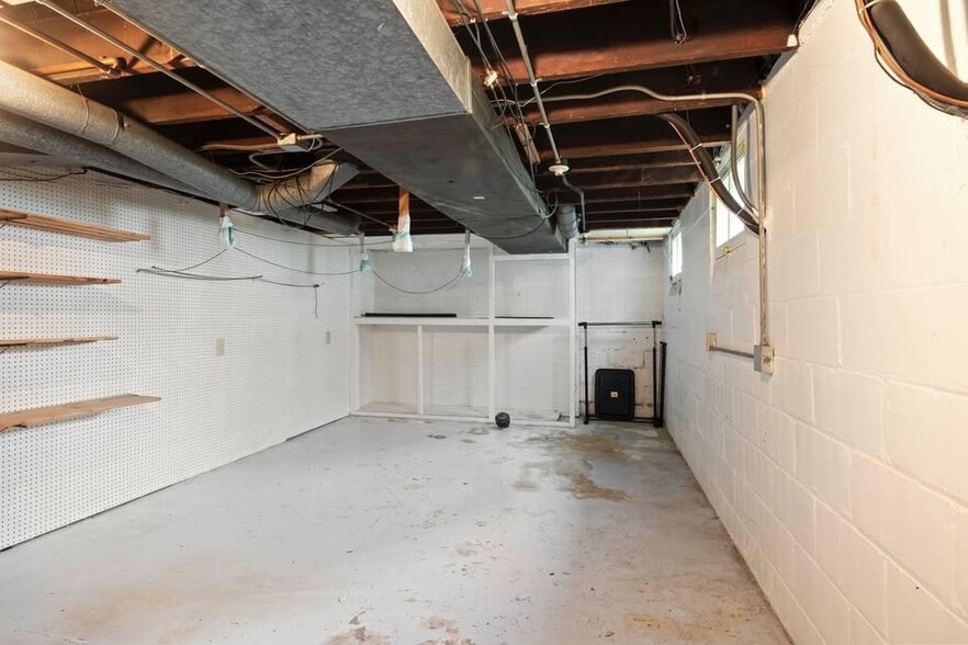 Building Photo - 148 Frame Ave