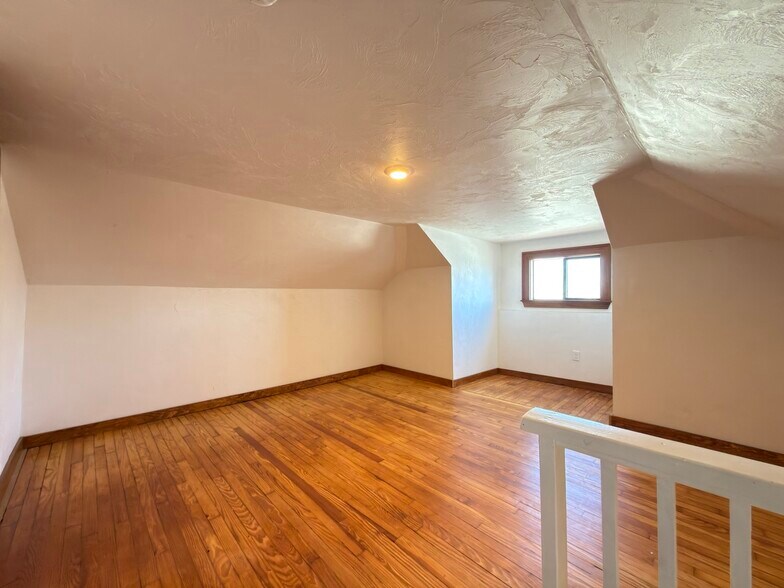 Building Photo - 36 Chipman St