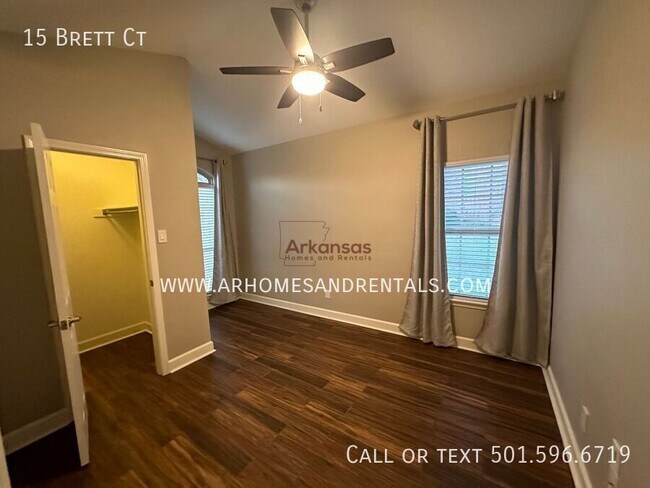 Building Photo - 15 Brett Ct