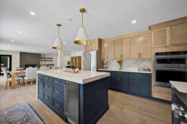 Building Photo - 13849 Deer Creek Dr