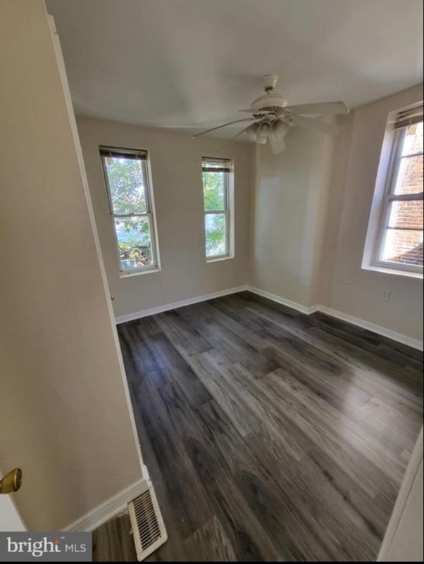 Building Photo - 5855 Windsor Ave