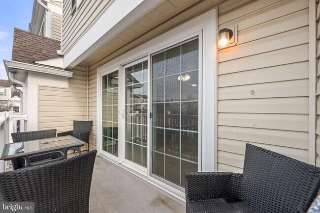 Building Photo - 46966 Courtyard Sq