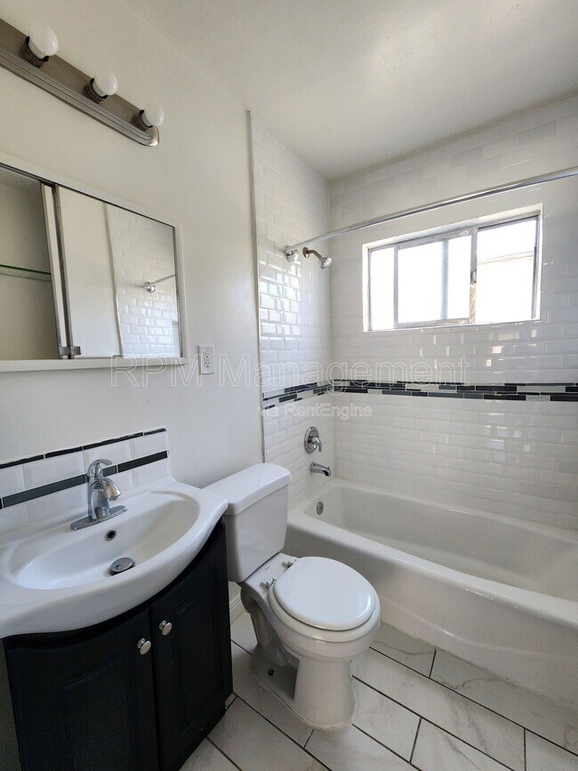 Building Photo - 18546 Clark St