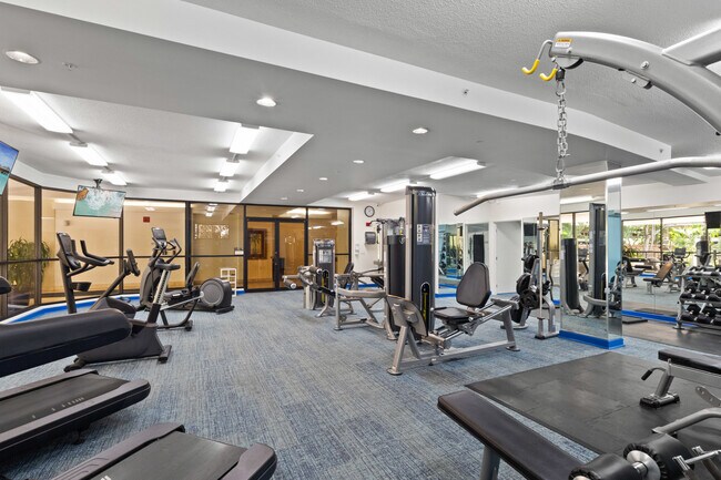 Building Photo - 343 Hobron Ln