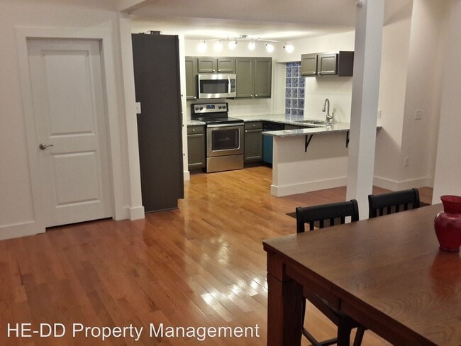 Building Photo - 503 Fisk St