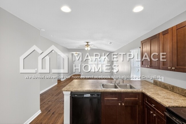 Building Photo - 203 Sedgewick Dr