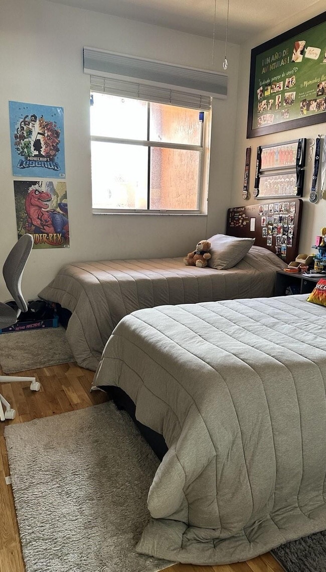 Building Photo - 4965 Leeward Ln