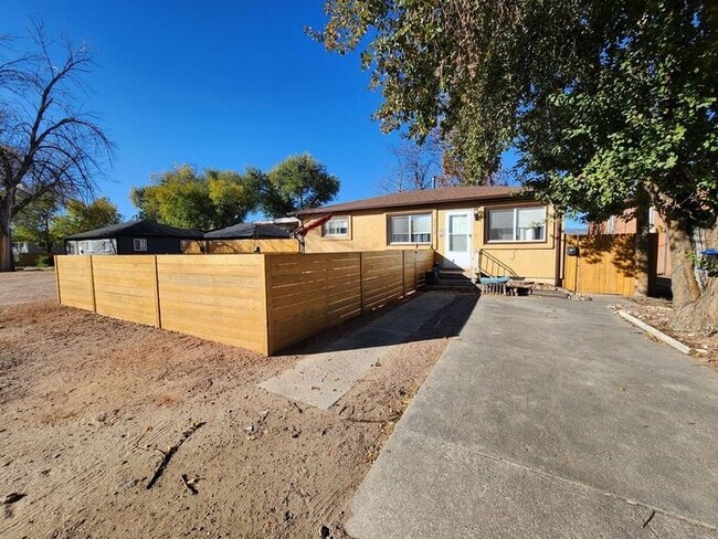 Building Photo - Stylish 2BR w/ LVP Flooring & Fenced Yard on Filmore Street! Move-In Special: Rent waived the rem...