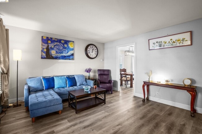 Building Photo - 80 Loma Vista Way