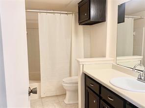 Building Photo - 12400 Overbrook Ln