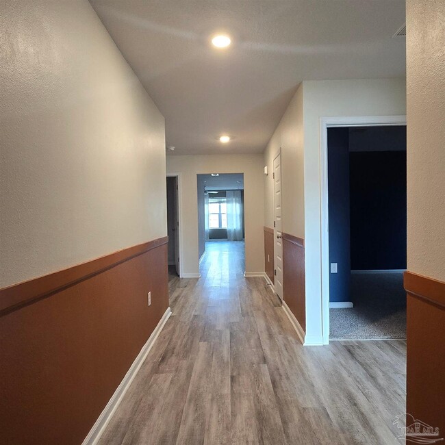 Building Photo - 4384 White Cedar Ct