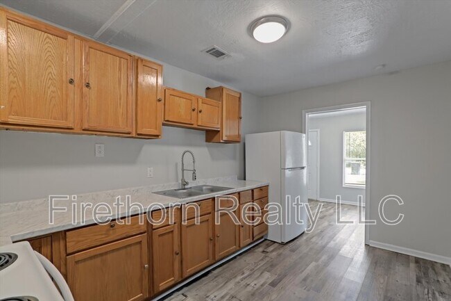 Building Photo - 2528 Luz Dr