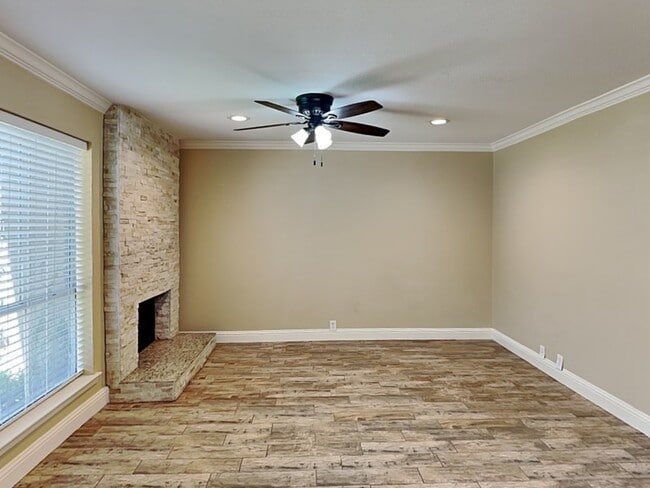Building Photo - 12012 Leisure Dr