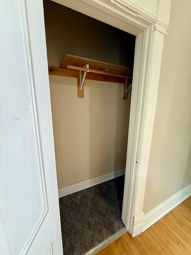 Building Photo - 238 Scott Ave