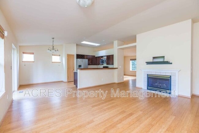 Building Photo - 620 S 192nd Pl