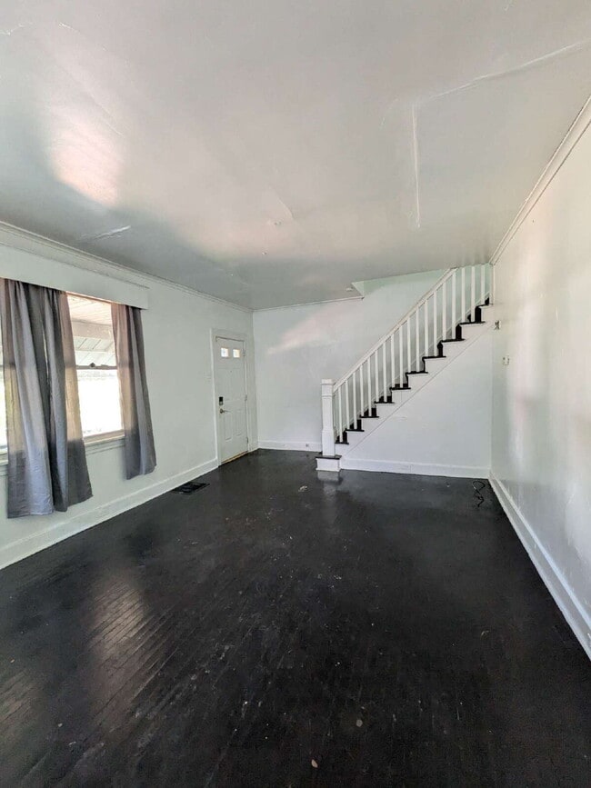 Building Photo - Section 8 approved 3 bed 1 bath home in McKeesport!