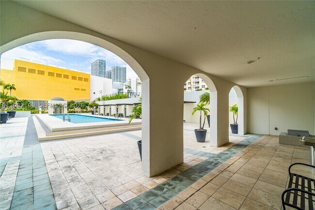 Building Photo - 800 Claughton Island Dr