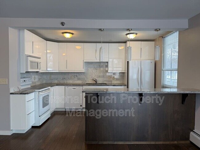 Primary Photo - 501 7th St S