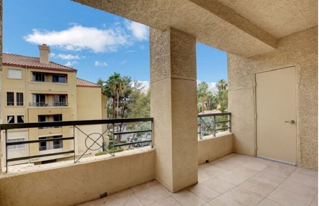 Building Photo - Luxury 1-Bedroom Rental in Guard-Gated Meridian – Walk to the Strip!