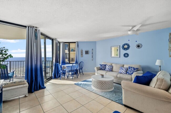 Building Photo - 9850 S Thomas Dr