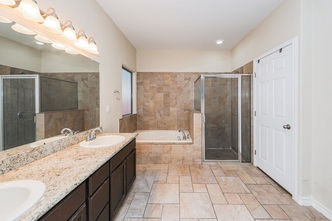 Building Photo - 318 Silverleaf Oak